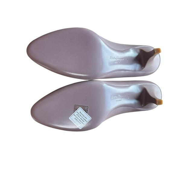 Salvatore Ferragamo Judy Cinder Rose Gancini Logo Pumps Size 6.5 C - Picture 3 of 7